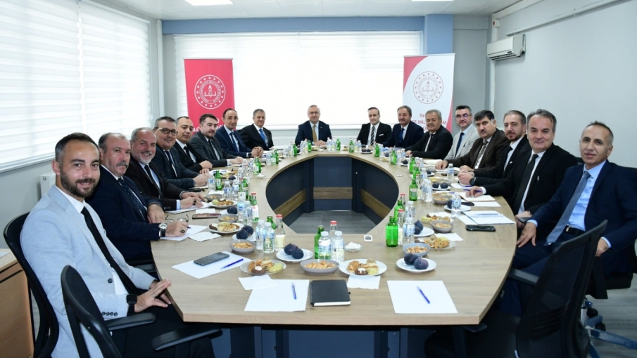 Eskişehir'de ilçe millî eğitim müdürleri İnönü'de bir araya geldi
